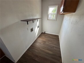 414 S Esplanade St in Cuero, TX - Building Photo - Building Photo
