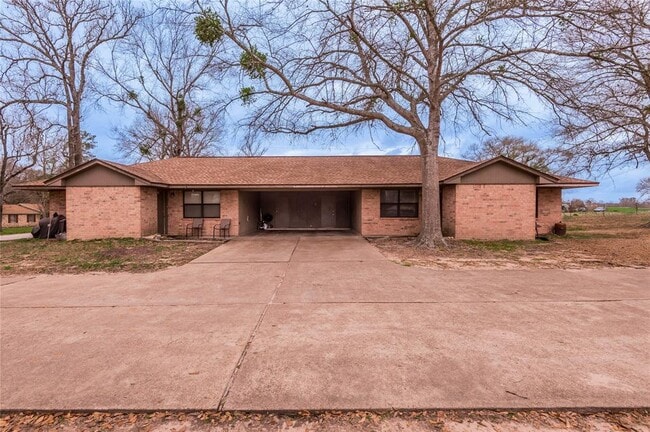 property at 116 Pine Hollow Ln
