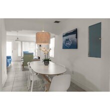 2724 SW 34th Ct in Miami, FL - Foto de edificio - Building Photo