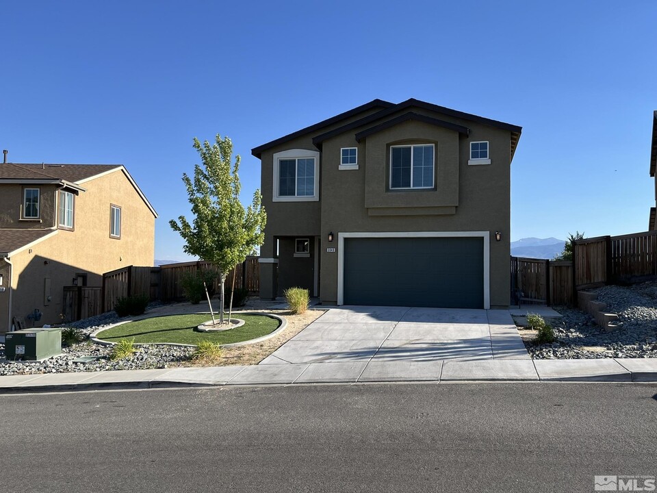 3040 Creekside Ln in Sparks, NV - Building Photo