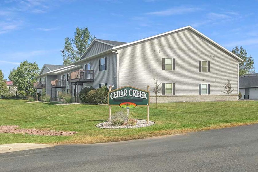 Cedar Creek Apartments in Rothschild, WI - Foto de edificio