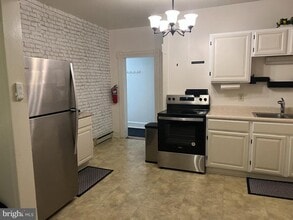 110 S Charles St in Charles Town, WV - Building Photo - Building Photo