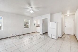 221 15th Ave N in Jacksonville Beach, FL - Building Photo - Building Photo