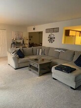 62 Cavendish Dr in Ambler, PA - Foto de edificio - Building Photo