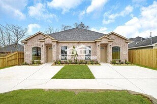 9710 Tuffly St in Houston, TX - Building Photo