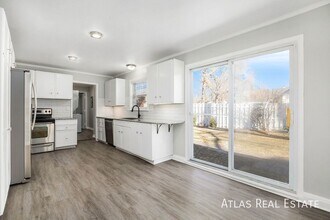 7543 Booth Dr, Unit 6 in Prairie Village, KS - Building Photo - Building Photo