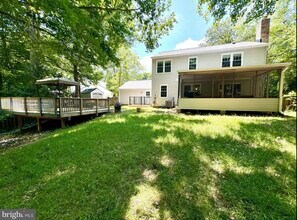 8407 Finlay Ct in Springfield, VA - Building Photo - Building Photo