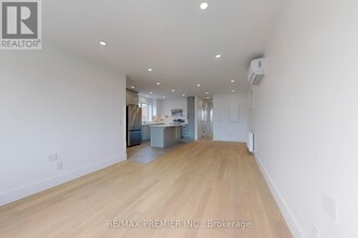 148-148 Lambton Ave in Toronto, ON - Building Photo - Building Photo