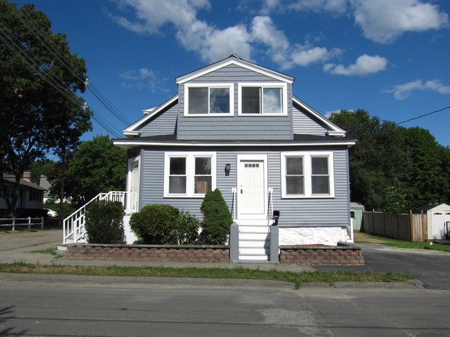 43 Edgewater Ave, Unit 1