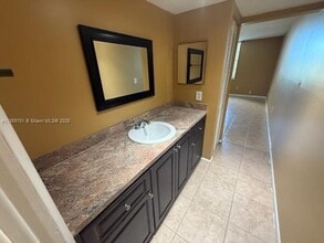 10875 SW 112th Ave in Miami, FL - Building Photo - Building Photo