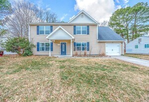 1112 Sir Gawaine Dr in Chesapeake, VA - Building Photo