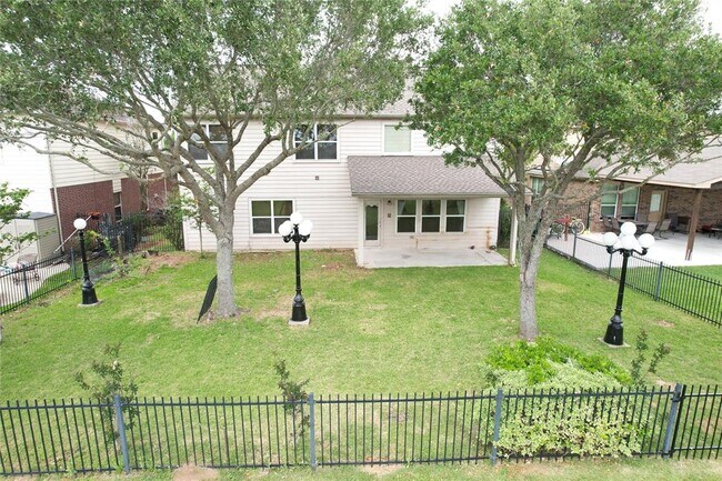 518 Honeysuckle Vine Dr in Rosenberg, TX - Building Photo - Building Photo