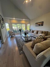 6 Kara Ct in Centereach, NY - Foto de edificio - Building Photo