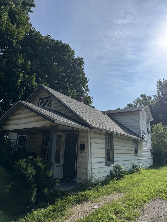 property at 1040 NE Oakland Ave