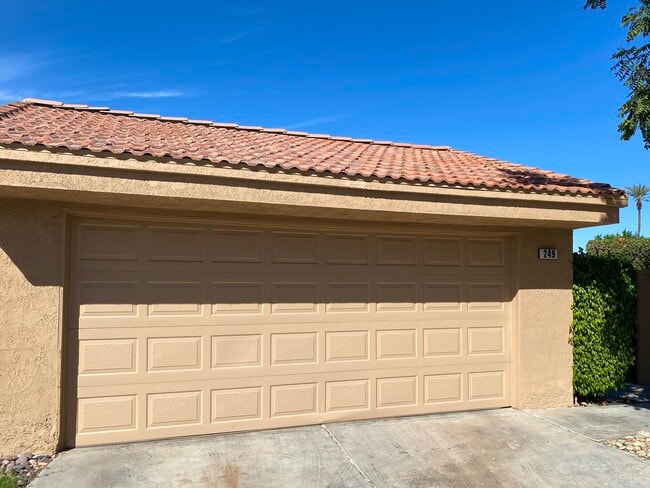 44249 Portofino Ct in Palm Desert, CA - Building Photo - Building Photo