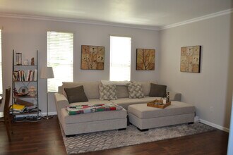 12642 Elisa Ln in San Diego, CA - Building Photo - Building Photo