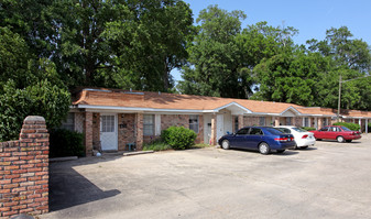 132 Saraland Blvd S Apartments