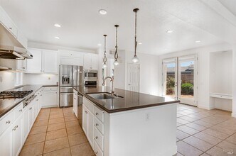 525 Sauvignon Pl in Windsor, CA - Foto de edificio - Building Photo