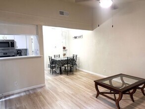 5906 Emerald Forest Dr in Austin, TX - Building Photo - Building Photo