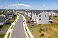 Snowden Bridge in Stephenson, VA - Foto de edificio - Building Photo