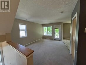 23-23 Highlands Pl W in Lethbridge, AB - Building Photo - Building Photo