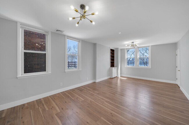 5407 JFK Blvd E in West New York, NJ - Building Photo - Building Photo