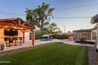 4245 E Earll Dr in Phoenix, AZ - Building Photo - Building Photo