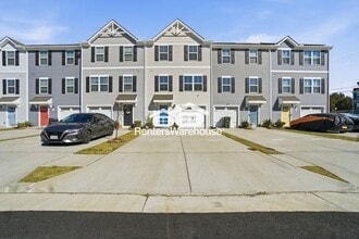 16 Cecelia Way in Suffolk, VA - Foto de edificio - Building Photo