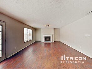 3737 W 42nd Terrace in Indianapolis, IN - Foto de edificio - Building Photo