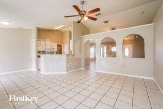 873 Jarnac Dr, Unit 2 in Kissimmee, FL - Building Photo - Building Photo