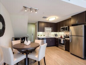 899 Morrison Park Dr in San Jose, CA - Building Photo - Building Photo