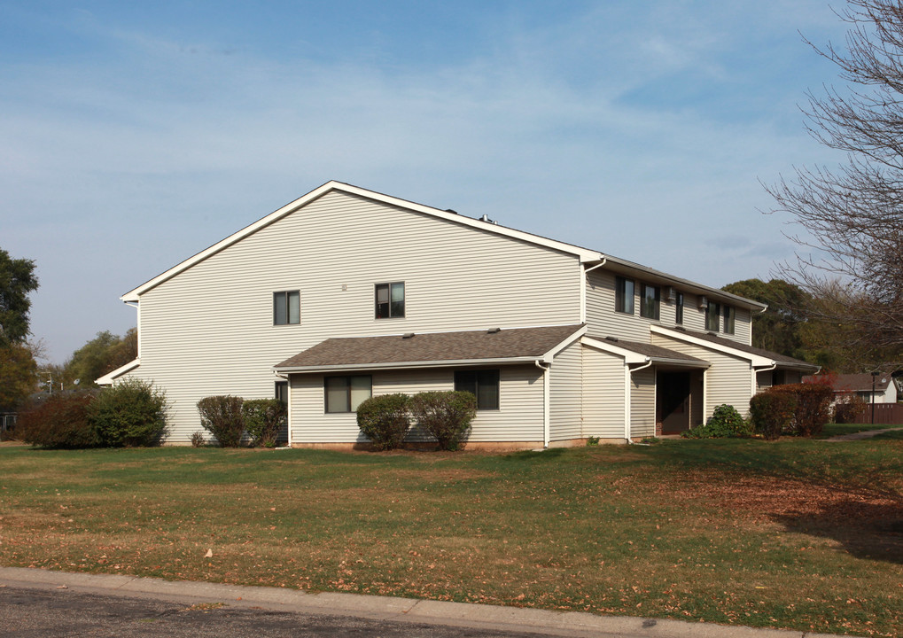 Valley View Apartments in Prescott, WI - Building Photo