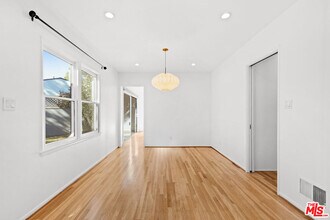 12730 La Maida St in Los Angeles, CA - Building Photo - Building Photo