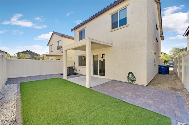 2212 Langmore St in Las Vegas, NV - Building Photo - Building Photo