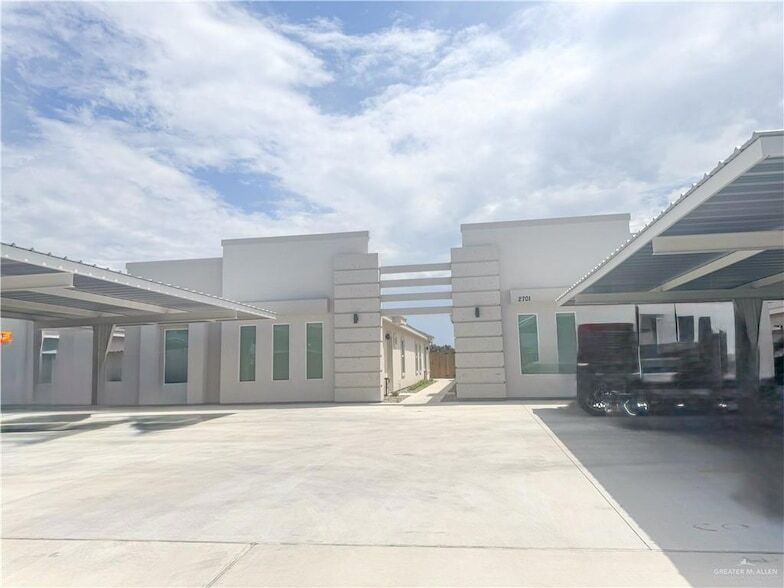 2701 Sage Dr, Unit 3 in Weslaco, TX - Building Photo