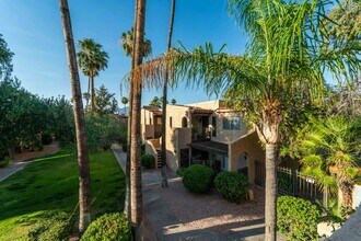 560 N Dodge Blvd in Tucson, AZ - Building Photo - Building Photo