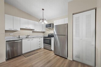 3690 N 56th Ave in Hollywood, FL - Building Photo - Building Photo