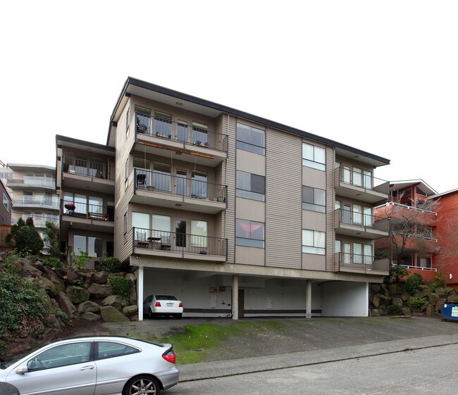 2020 Waverly Pl N in Seattle, WA - Building Photo - Building Photo