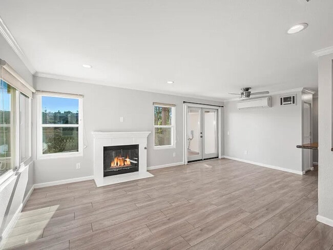 property at 2828 Famosa Blvd