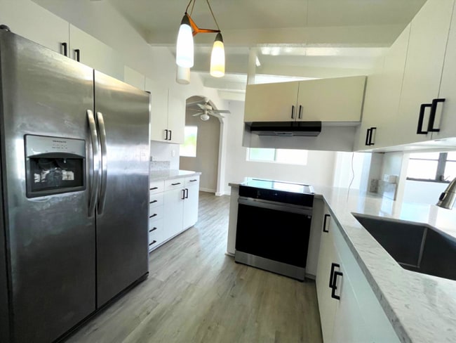 7281 Nohili St in Honolulu, HI - Building Photo - Building Photo