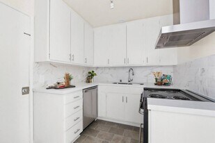 Eastborne Avenue Apartments in Los Angeles, CA - Building Photo