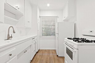 943 6th St in Santa Monica, CA - Building Photo