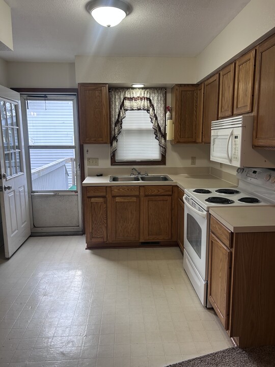 2676 S Isabella Rd in Mt. Pleasant, MI - Building Photo