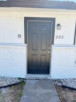 2809 N Hwy 175 in Seagoville, TX - Building Photo