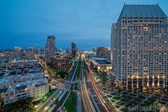 700 W Harbor Dr-Unit -2102 in San Diego, CA - Building Photo - Building Photo