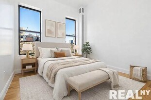 284 Mulberry St, Unit 27 in New York, NY - Building Photo