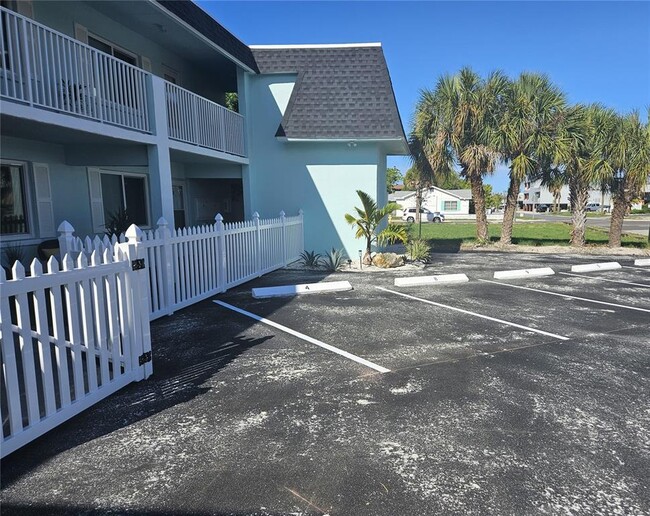 350 73rd Ave in St Pete Beach, FL - Building Photo - Building Photo