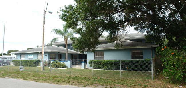 3619 W Rogers Ave in Tampa, FL - Building Photo - Building Photo