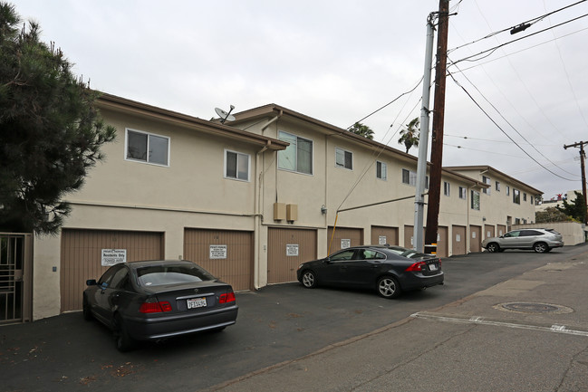 Vista Del Mar in Del Mar, CA - Foto de edificio - Building Photo