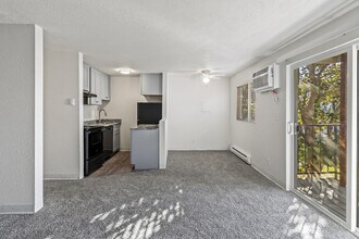 Valley Pines in Medford, OR - Foto de edificio - Building Photo